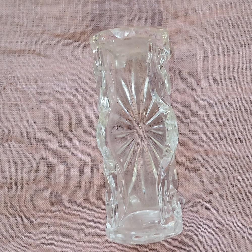 Vintage glass tooth horizontal pick holder.
